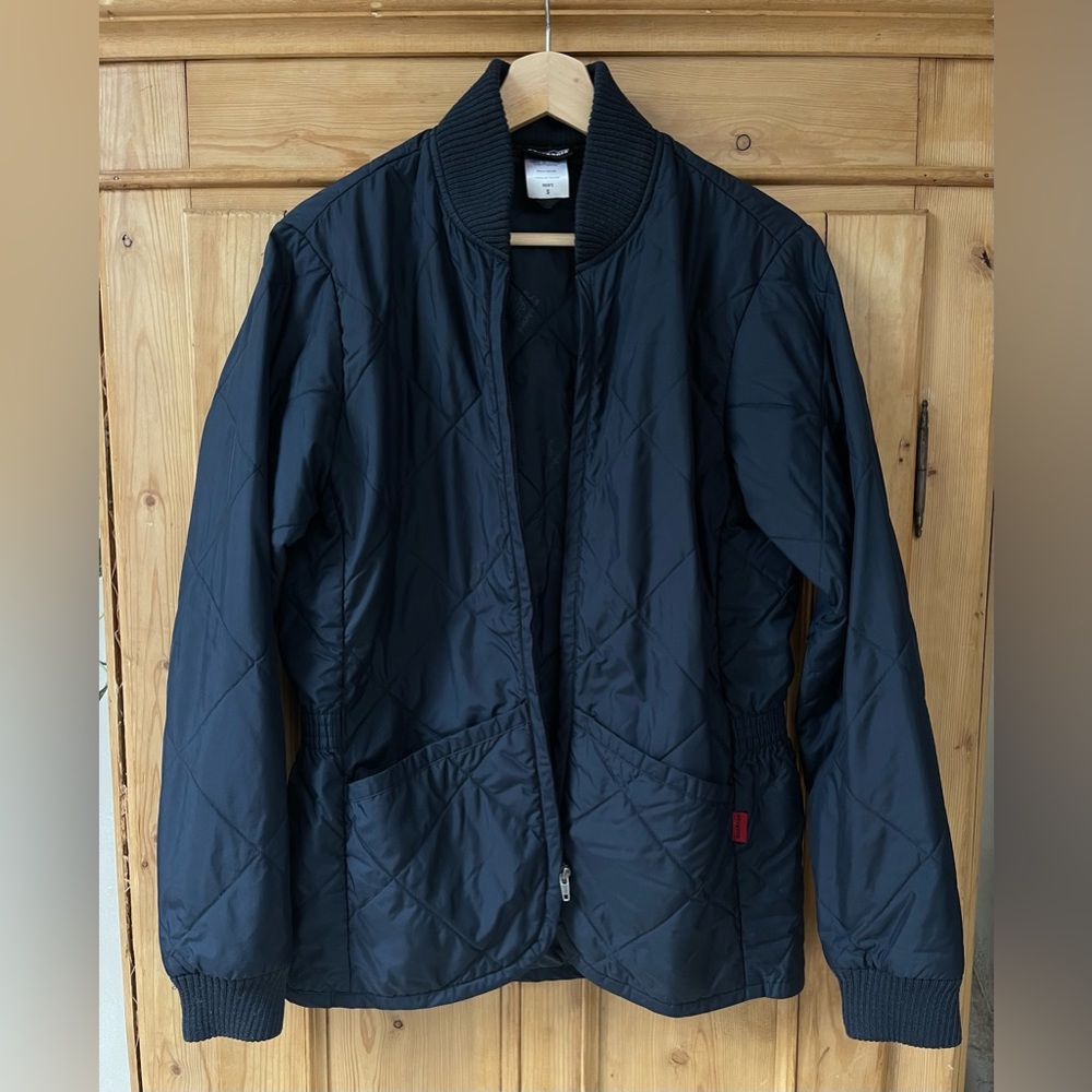 Men’s Patagonia Quilted Jacket. Color: Navy. Size Small.